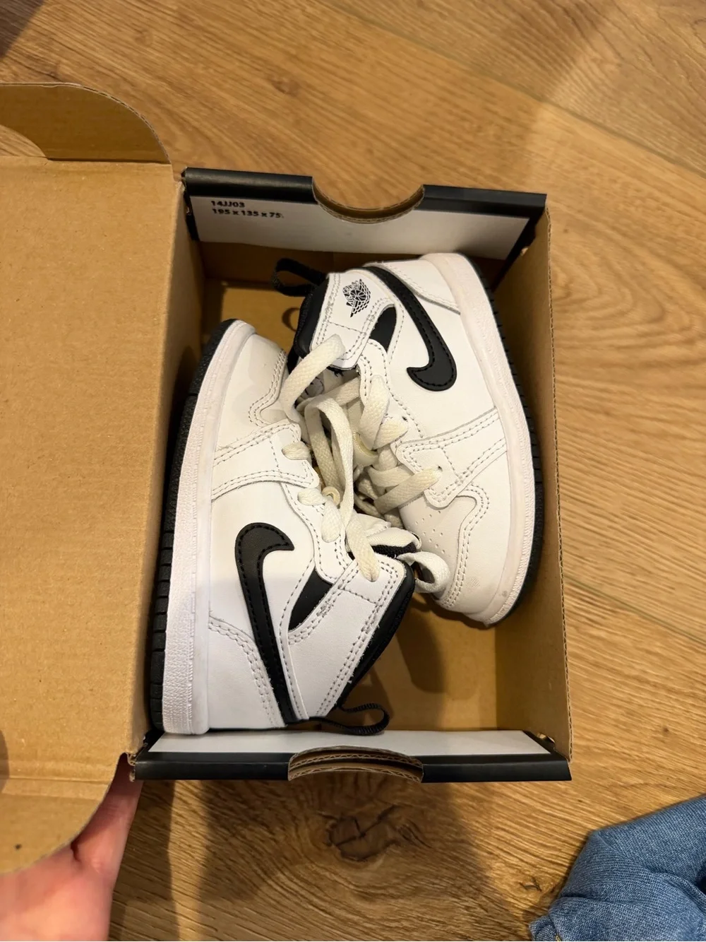 Nike air Jordan reverse panda 1 mid Kids White and Black High-Top Sneakers